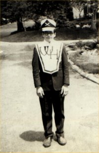 No, they didn't have bass players in the marching band in high school, Pete was still on the drums. This was 1966.